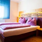 Morgenfurt - 3 Sterne Und Erdhäuser 4 Sterne In Alleinlage Apartment