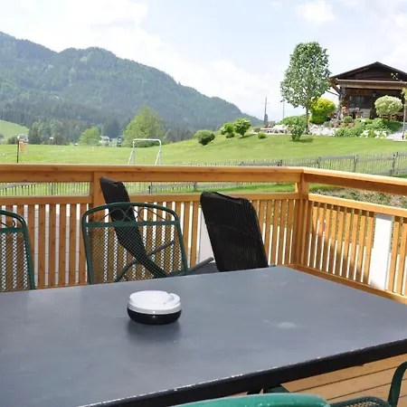 Erdhaeuser Und Mit Seeblick Und Alleinlage